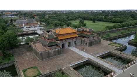 Aerial-shot-of-the-Imperial-City-in-Hué,-Vietnam-during-dalylish