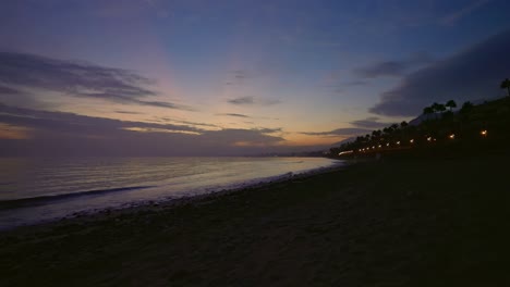 Leerer-Strand-Nahe-Der-Küste-Von-Marbella-Nach-Sonnenuntergang