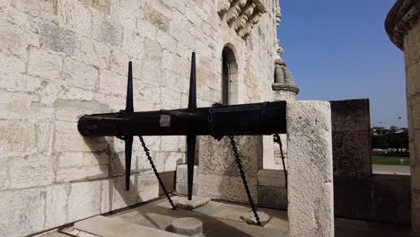 Torhebekettenmechanismus-Am-Turm-Der-Burg-Belem-In-Lissabon,-Portugal