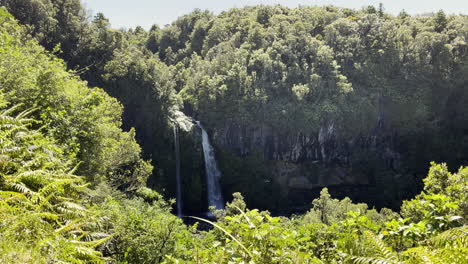Dawson-Waterfalls-With-Dense-Vegetation-At-Egmont-National-Park-In-Taranaki-Region,-New-Zealand