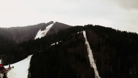 Predeal-mountain-resort-town.-Bucegi-mountains.-Ski-resort