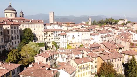 Bergamo-Citta-Alta-on-sunny-day,-aerial-ascend-view