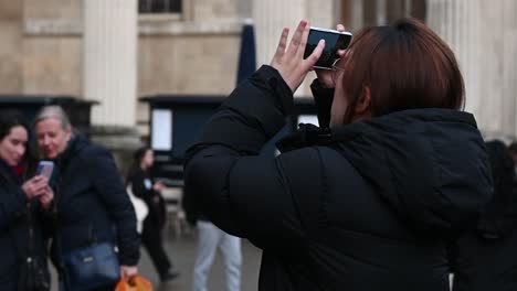 Get-your-phone-out-to-take-pictures-of-the-British-Museum,-London,-United-Kingdom