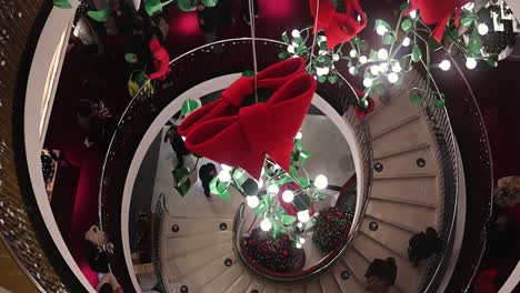 Celebración-De-Navidad-Dentro-De-Fortnum-And-Mason,-Londres,-Reino-Unido