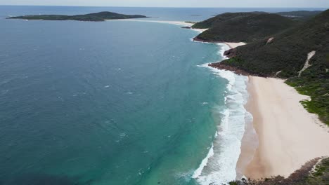 Aerial-shot-of-Tomaree-Lookout-at-Port-Stephens