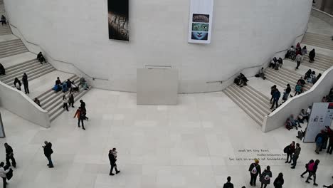 Und-Lass-Deine-Füße-Jahrtausende-Lang-Inmitten-Des-Wissens-Stehen,-British-Museum,-London,-Vereinigtes-Königreich