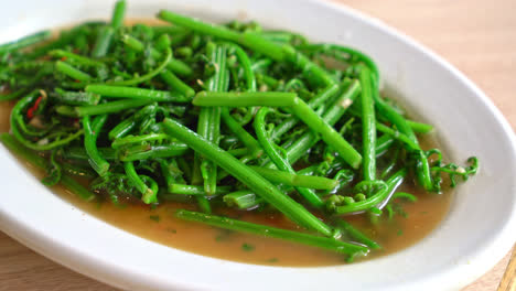 stir-fried-vagatable-fern-with-oyster-sauce---asian-food-style