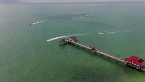 Pier-in-Clearwater-Florida-on-a-cloudy-day