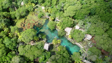 Calkiní-El-Remate-Naturschutzgebiet-Umlaufbahn-Drohne-Wasser-Cenote