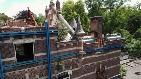 Old-abandoned-urbex-mansion-in-Antwerpen-Belgium