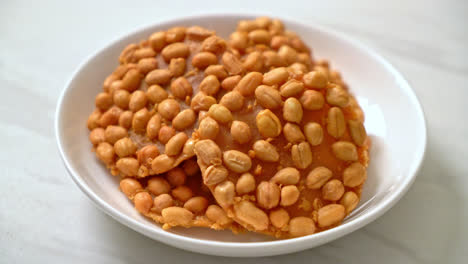 Thai-Fried-Peanut-Cookies-on-plate