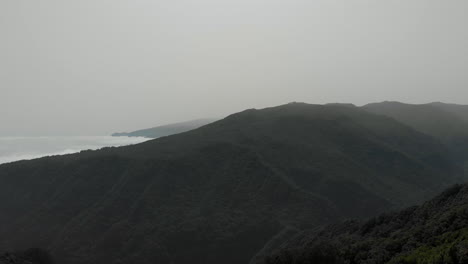 Madeira-Es-Una-Pequeña-Isla-Portuguesa,-Situada-En-El-Océano-Atlántico
