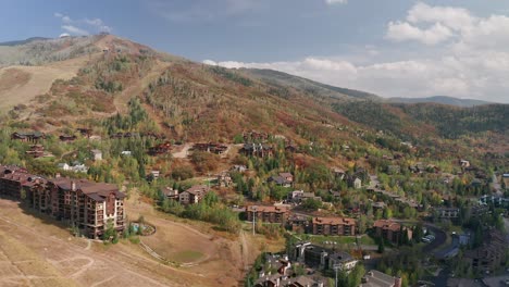 Aerial-drone-footage-of-housing-and-Condos,-in-the-fall,-at-the-base-of-Mount-Werner-in-Steamboat-Springs-Colorado
