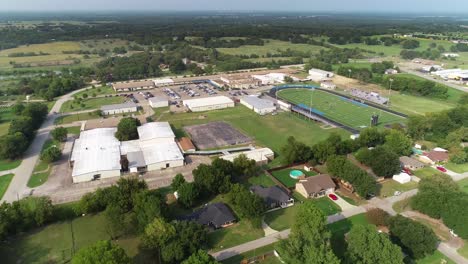 Luftaufnahme-Der-Thompson-Mittelschule-In-Quinlan,-Texas