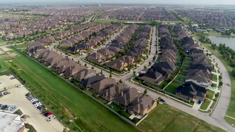 Luftvideo-Der-Nachbarschaft-In-Northlake-Texas