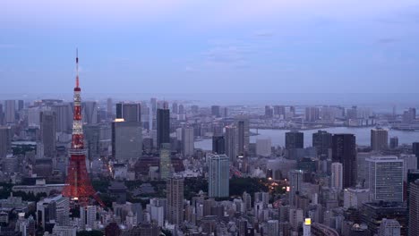 Tokyo-Tower-at-dusk-from-high-above,-medium-panorama-View-in-4k