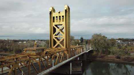 Tower-Bridge-In-Sacramento,-Kalifornien