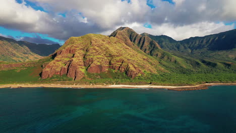 Beautiful-mountains-of-west-Oahu,-Hawaii--aerial