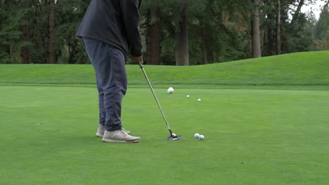 slow-motion-putting-on-the-green