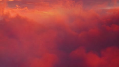 Schöne-Wolken-Bei-Sonnenuntergang-Oder-Sonnenaufgang