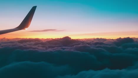 Avión-Volando-Sobre-Las-Nubes