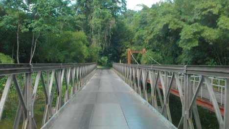 Blanchisseuse-Spring-Bridge-In-Trinidad-Am-Nachmittag