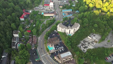 Aerial-View-of-Gatlinburg-City-Tennessee-USA,-Getaway-to-Great-Smoky-Mountains-National-Park