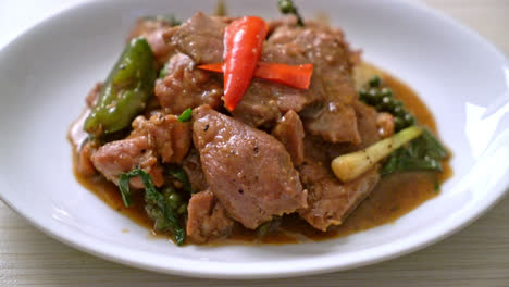 Stir-Fried-Black-Pepper-with-Duck---Asian-food-style