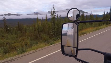 Driving-a-motorhome-on-the-Dalton-Highway-in-Alaska