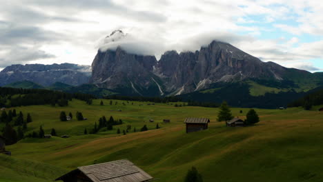 Seiser-Alm-Dolomite-plateau,-Aerial-push-shot-alpine-meadow