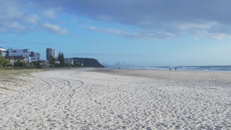 Empty-Palm-Beach-During-Pandemic-Coronavirus---Blue-Sky-Over-The-White-Sand-Beach---Sydney,-New-South-Wales,-Australia