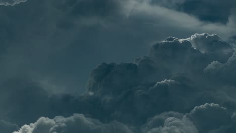 Nubes-Oscuras-Se-Acercaron,-Lo-Que-Indica-Una-Tormenta-Eléctrica