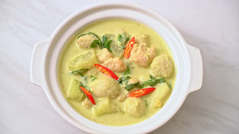 green-curry-soup-with-minced-pork-and-meatball---Asian-food-style