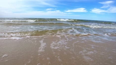 Peaceful-Ocean-Waves-on-Sandy-Beach