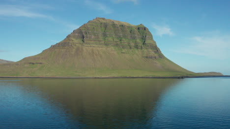 Kirkjufell-Montaña-Islandia
