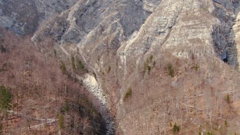 Luftbild-Von-Oben-Auf-Den-Berg-In-Der-Nähe-Von-Bohinj,-Slowenien