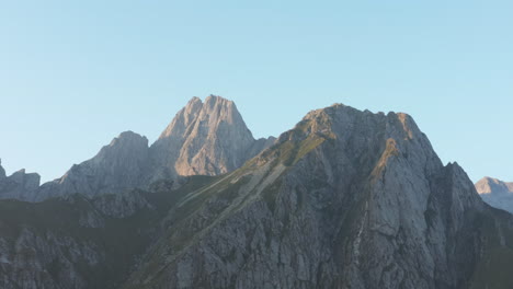 4k-UHD-drone-mountain-peaks-at-late-sunset-in-northern-italy
