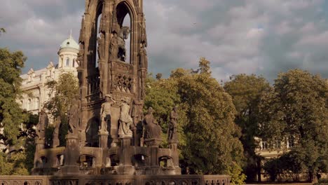 Up-close-shot,-Neo-gothic-monument-Kranner's-Fountain,-Krannerova-kasna,-tallest-in-Prague