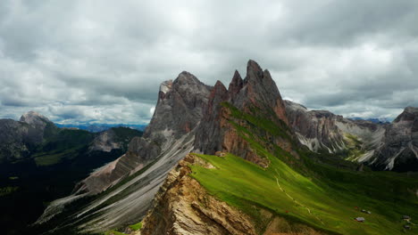 Seceda-mountain,-Flying-over-iconic-Dolomites-in-Italy