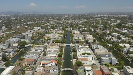 Birds-Eye-View-of-Venice-Canals-in-Los-Angeles,-California-on-Sunny-Summer-Afternoon