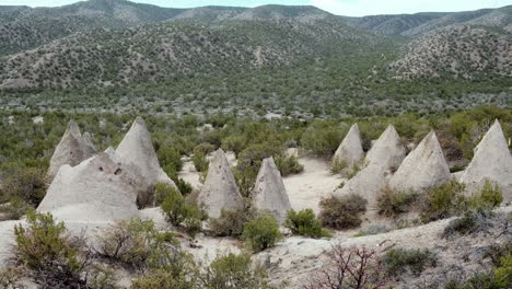 Cone-shaped-tent-rock-formations-at-Kasha-Katuwe