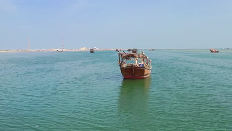 Stranded-dhow-boat-at-Gulf-Oman-shores-Indian-ocean