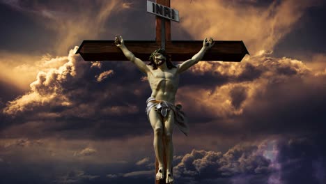 Holzstatue-Von-Jesus-Mit-Einem-Dunklen-Wolkenhintergrund-Und-Einem-Gewitter