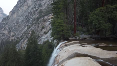 Cataratas-Vernales,-Parque-Nacional-De-Yosemite---Nadie