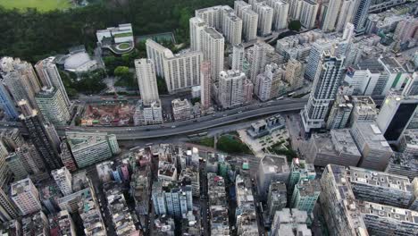 Mega-Wohngebäude-In-Der-Innenstadt-Von-Hongkong,-Luftbild