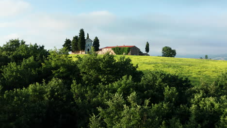 Kapelle-Der-Madonna-Di-Vitaleta,-Toskana,-Italien-Im-Sommer