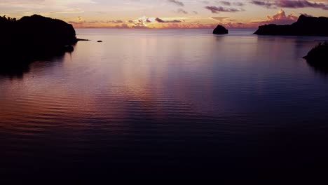 Panorama-Des-Sonnenuntergangs-über-Dem-Meer-Und-Dem-Tropischen-Strand-Im-Sommer