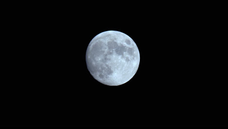 Closeup-Detail-Of-Illuminated-Full-Moon-In-A-Dark-Night-Sky
