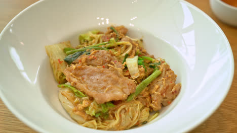 Dried-sukiyaki---stir-fried-vermicelli-with-vegetables-and-pork-in-sukiyaki-sauce