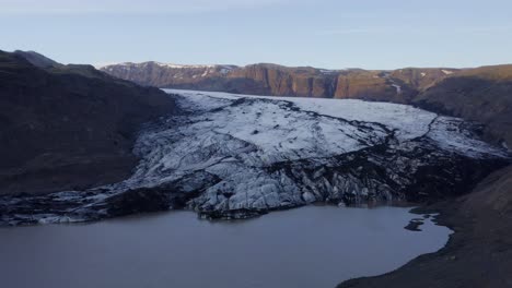 Atemberaubende-Landschaft-Und-Eisbergformationen-Am-Solheimajokull-auslassgletscher-Im-Sommer-In-Südisland